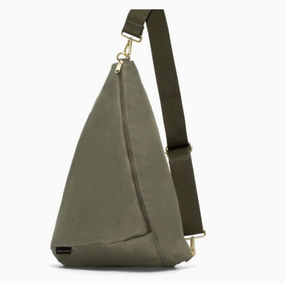 Logan+Lenora• Sling Bag in army green